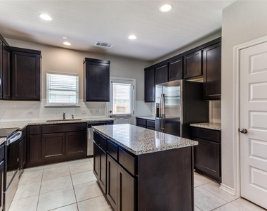 341 Trellis Blvd - Photo Thumbnail 8