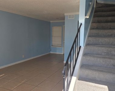 5200 Lancaster Ct - Photo Thumbnail 1