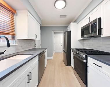 7107 Dan Jean Dr - Photo Thumbnail 4