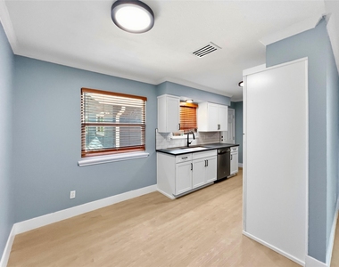 7107 Dan Jean Dr - Photo Thumbnail 3