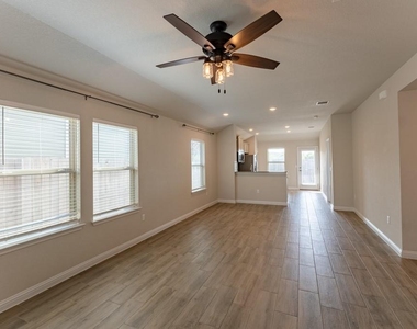8209 Mckamy Dr - Photo Thumbnail 8