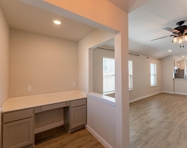 8209 Mckamy Dr - Photo Thumbnail 7