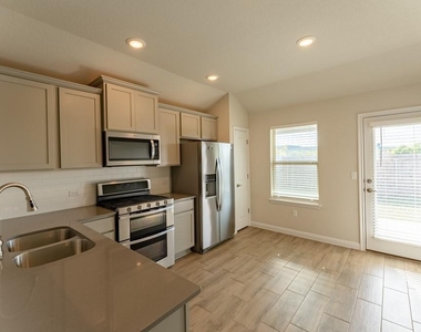 8209 Mckamy Dr - Photo Thumbnail 19
