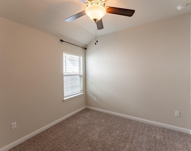 8209 Mckamy Dr - Photo Thumbnail 16