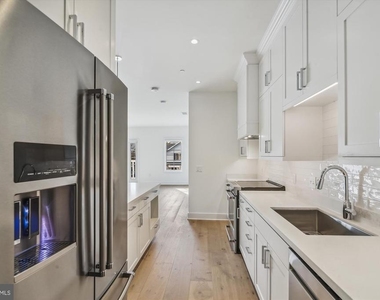 106 Annapolis Street - Photo Thumbnail 4