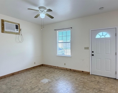251 Zimmerman Ave - Photo Thumbnail 3
