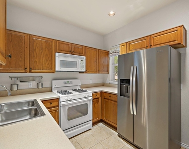 108 Farm Hill Dr - Photo Thumbnail 7