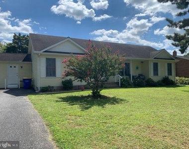 736 Hickman Drive - Photo Thumbnail 2