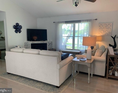 736 Hickman Drive - Photo Thumbnail 6