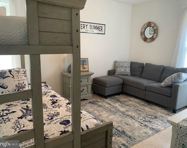 736 Hickman Drive - Photo Thumbnail 16
