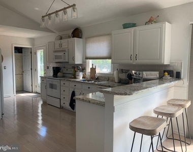 736 Hickman Drive - Photo Thumbnail 7