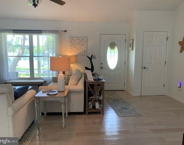 736 Hickman Drive - Photo Thumbnail 5