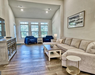 33720 Freeport Drive - Photo Thumbnail 5