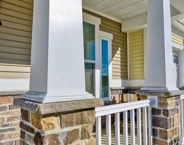 33720 Freeport Drive - Photo Thumbnail 1