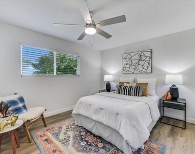 3703 Harmon Ave - Photo Thumbnail 2