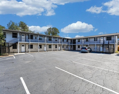 3703 Harmon Ave - Photo Thumbnail 9