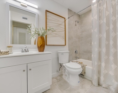 3703 Harmon Ave - Photo Thumbnail 7