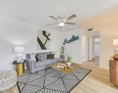 3703 Harmon Ave - Photo Thumbnail 3