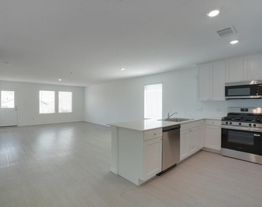 433 Whoopers Loop - Photo Thumbnail 3