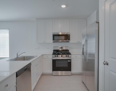 433 Whoopers Loop - Photo Thumbnail 2