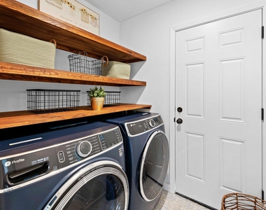 8806 Ridgehill Dr - Photo Thumbnail 18