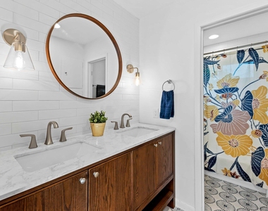 8806 Ridgehill Dr - Photo Thumbnail 15
