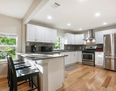 602 W Grady Dr - Photo Thumbnail 11