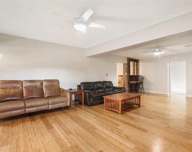 602 W Grady Dr - Photo Thumbnail 5