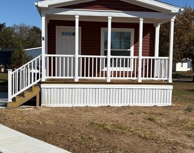 6 Greenwood Circle - Photo Thumbnail 2