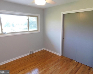 1242 S Governors Avenue - Photo Thumbnail 20