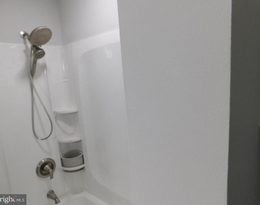 1242 S Governors Avenue - Photo Thumbnail 16