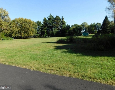 1242 S Governors Avenue - Photo Thumbnail 43