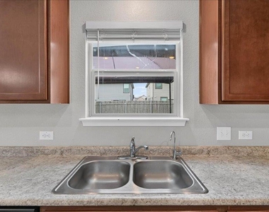 13521 Martha Washington Pl - Photo Thumbnail 17
