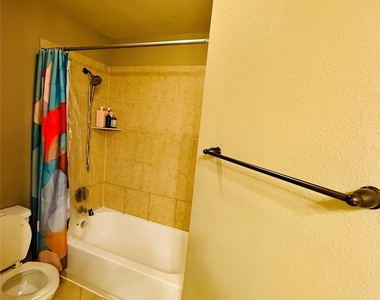 209 Monahans Dr - Photo Thumbnail 5