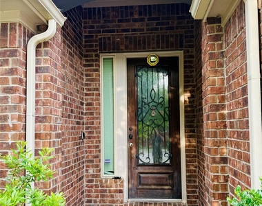 209 Monahans Dr - Photo Thumbnail 1