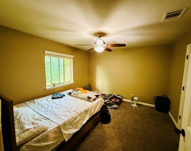 209 Monahans Dr - Photo Thumbnail 6