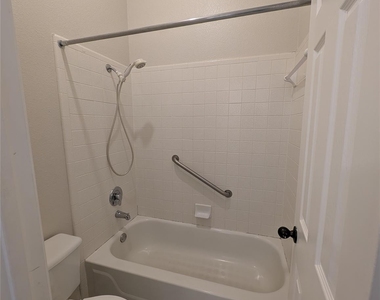 1325 Roadrunner Dr - Photo Thumbnail 23