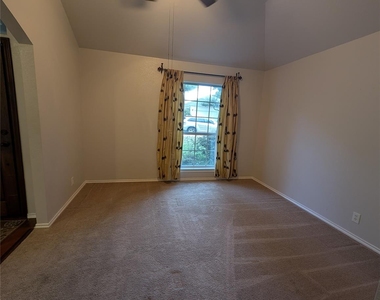 1325 Roadrunner Dr - Photo Thumbnail 27