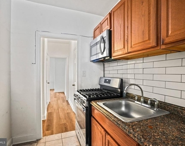 1111 Queen Street Ne - Photo Thumbnail 8