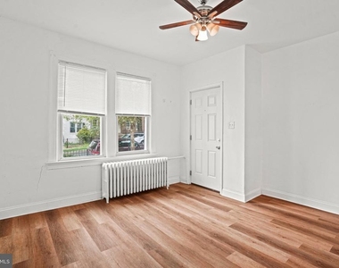 1111 Queen Street Ne - Photo Thumbnail 2