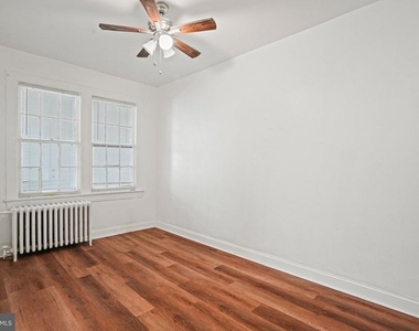 1111 Queen Street Ne - Photo Thumbnail 4