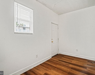 1111 Queen Street Ne - Photo Thumbnail 9