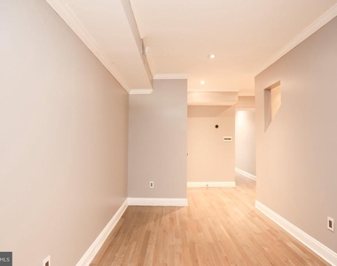 544 Newton Place Nw - Photo Thumbnail 1