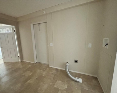 3616 W Nugent Ave - Photo Thumbnail 5