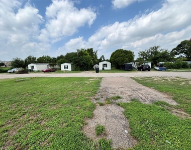 3616 W Nugent Ave - Photo Thumbnail 10