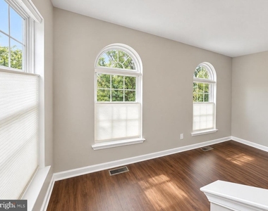 93 Danbury Street Sw - Photo Thumbnail 10
