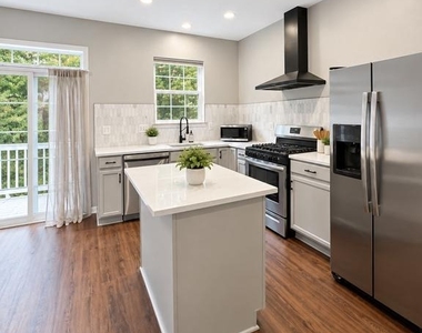 93 Danbury Street Sw - Photo Thumbnail 11