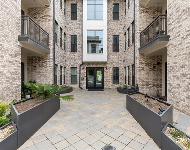 4325 Jackson Ave - Photo Thumbnail 7