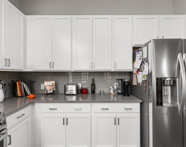 4325 Jackson Ave - Photo Thumbnail 13