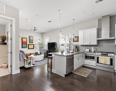 4325 Jackson Ave - Photo Thumbnail 1